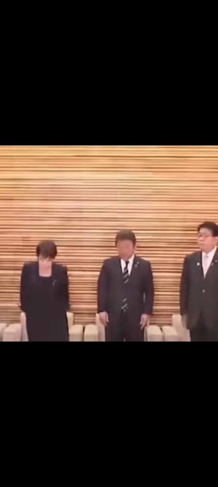 根本不用搭理日本，就把她晾在一边。
如今的日本日薄西山，仅配给美国做狗。
即便汪