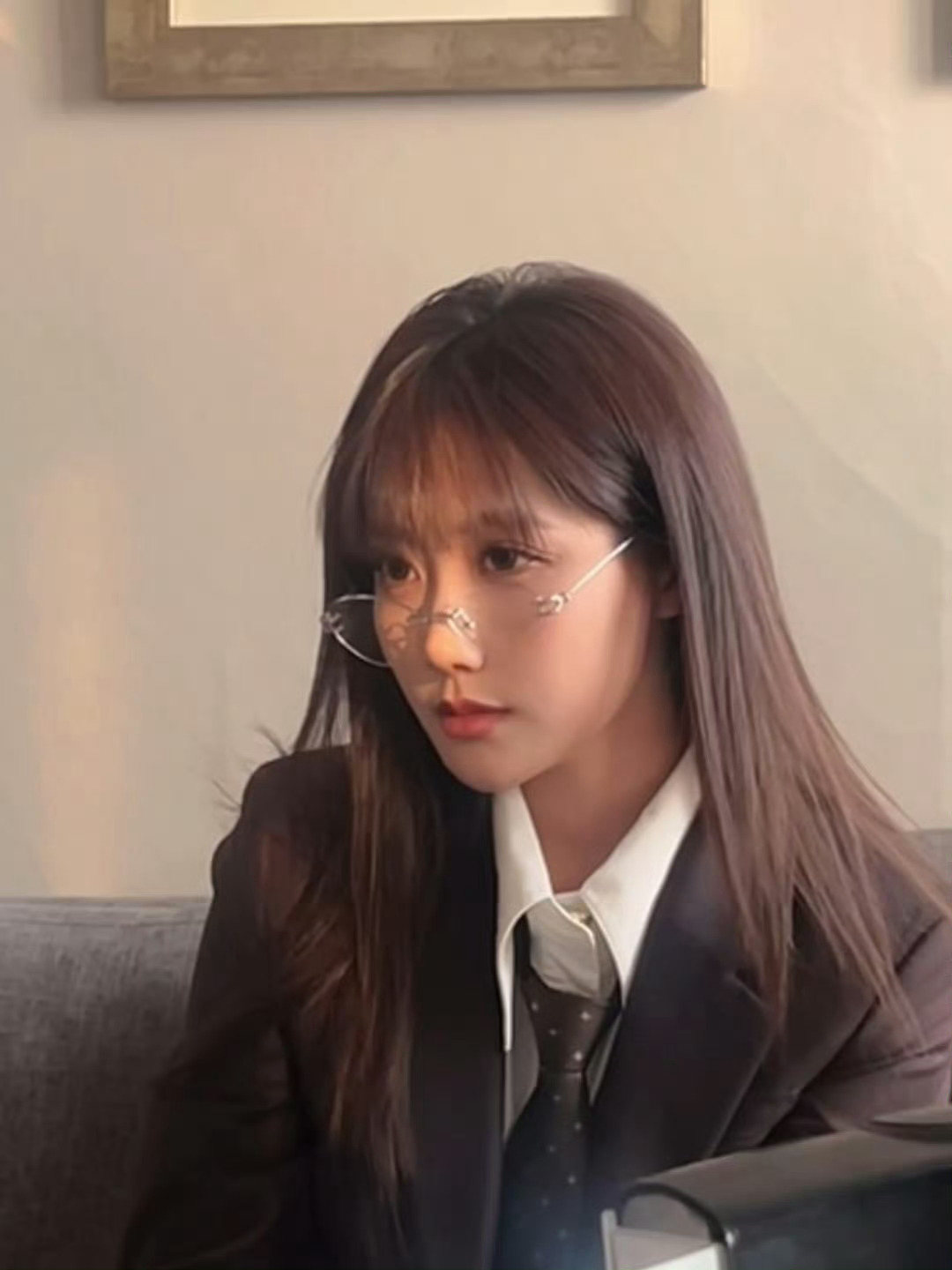 李艺彤的论据是二次元安利合集李艺彤辩论赛杀疯了！辩虚拟故事的真情实感，全程从巴啦