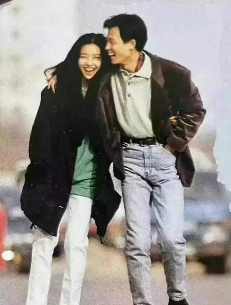 看过他俩电视剧的已经年过半百了吧？