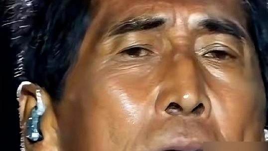 巡演排到2026年10月，齐秦还在台上唱。只是他现在唱歌的方式变了——身边人说他