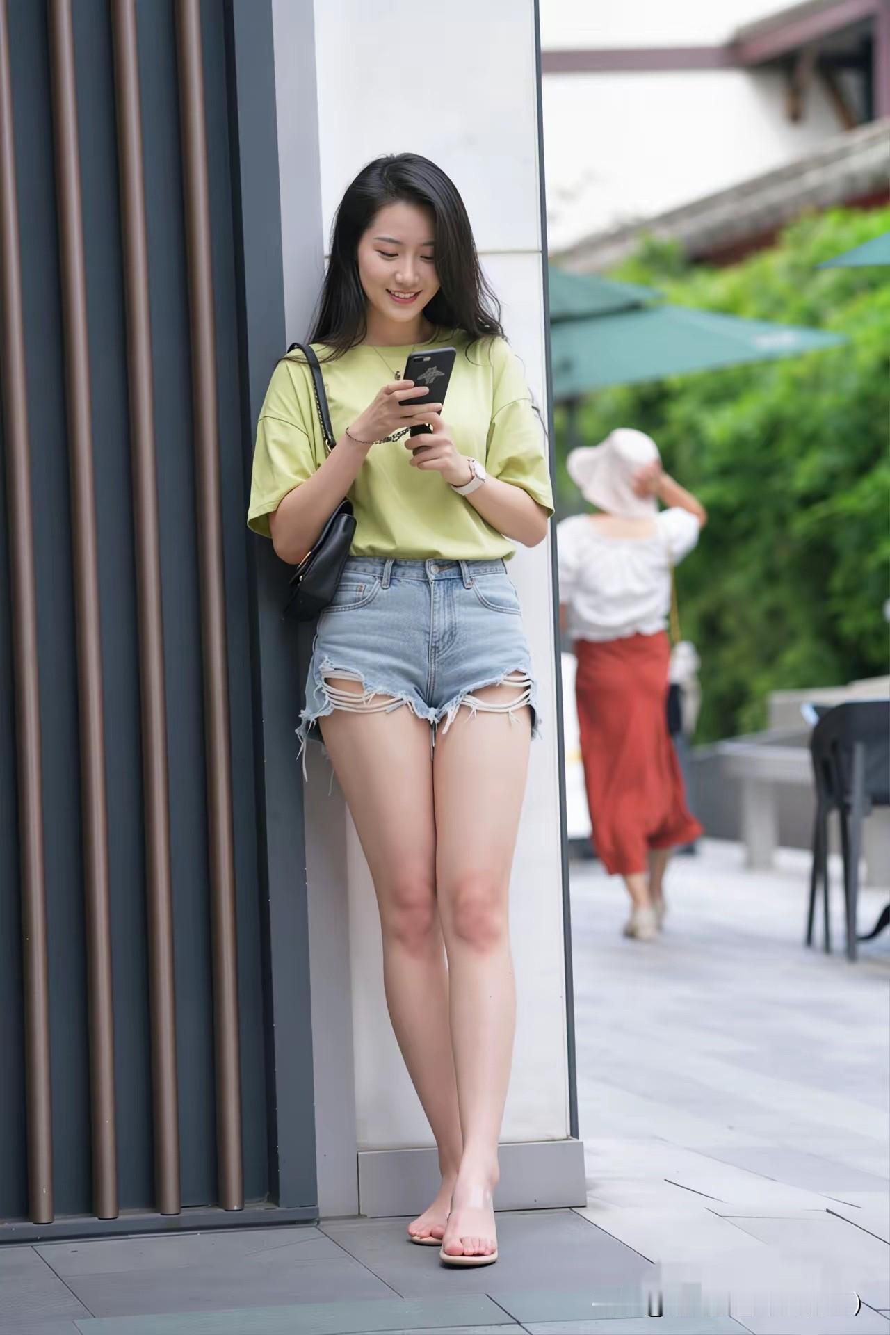 炎炎夏日，就爱这种轻松自在的穿搭。