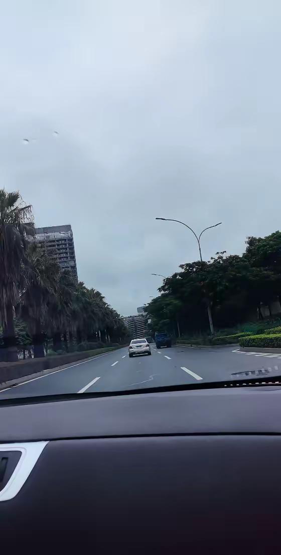 开车看风暴