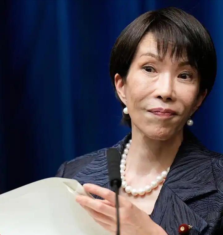 中国军舰出没日本沿岸，距离过近引发不安？日本这次又把国际水道当成自家后院了！今年