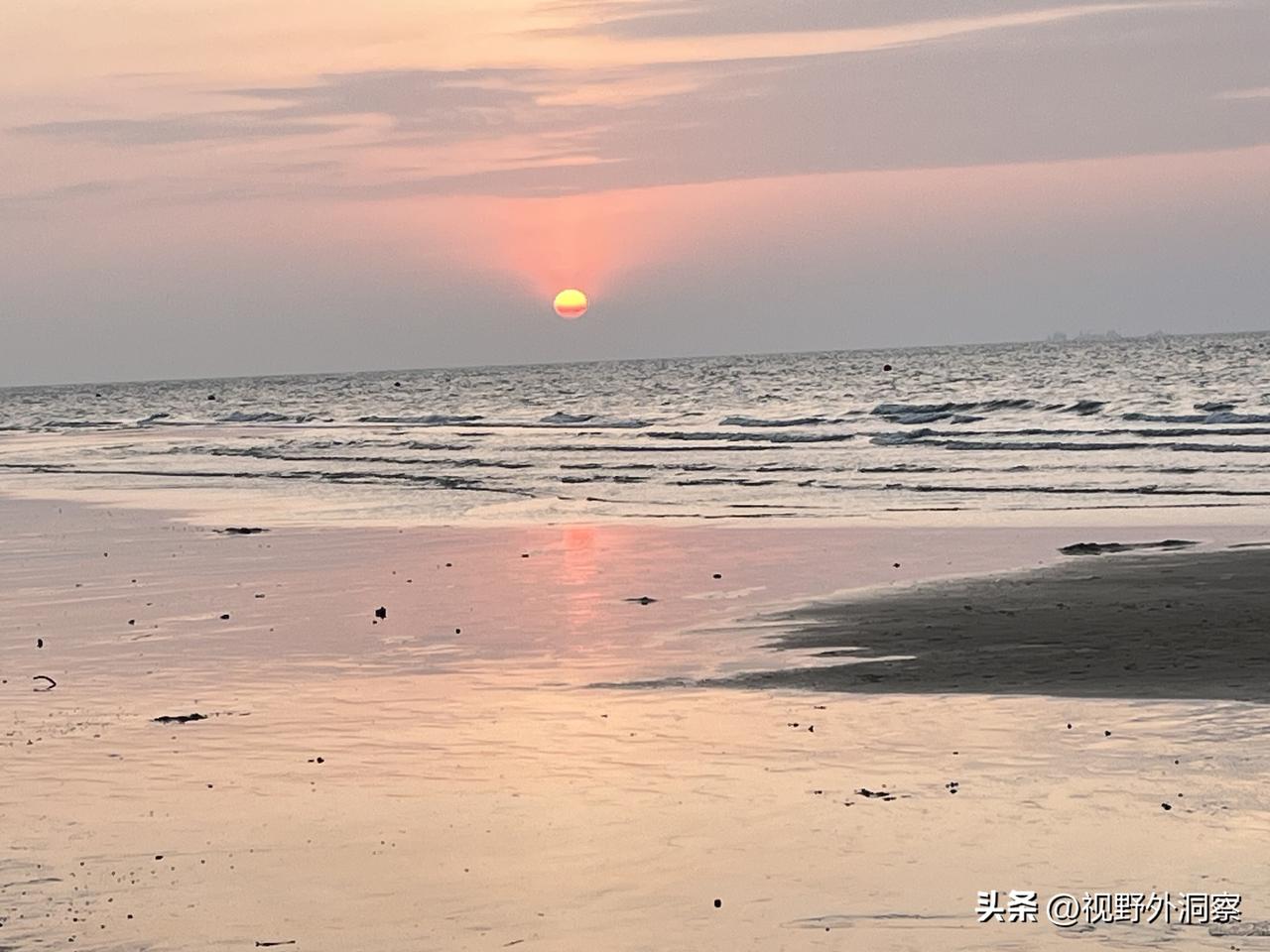 以精神治国为己任的领袖，不肯抛头露面。除了办丧礼，就是发掉文，丧事连连，悲伤缠身