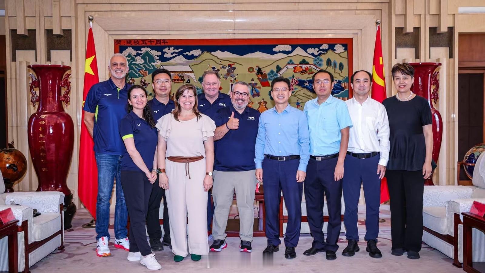 【国际排联领导层访问北京体育大学 加强排球合作】国际排联领导层今天（30日）访问
