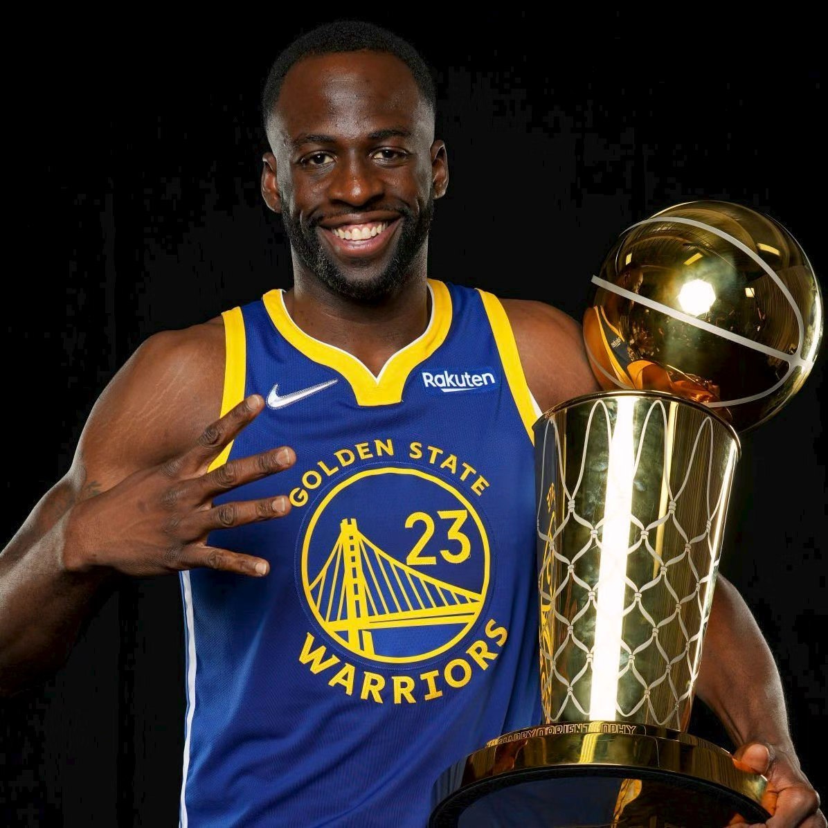 NBA追梦格林上赛季数据：场均 8.4 分场均 5.5 篮板场均 5.5 助攻投