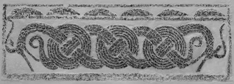 #让打着考古旗号的盗墓贼无所遁形#【快评丨白天“考古”晚上盗墓，如何防止考古外衣