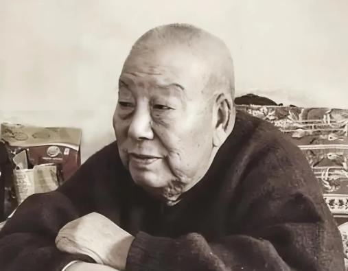 1951年，已经饿了3天的唐满洋，趁着夜色率部爬上了美军580.7高地，谁知上面