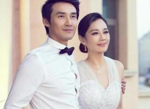 2007年，张铎第一次带比自己大9岁的陈松伶回家见父母，他提前叮嘱妈妈：“松伶不