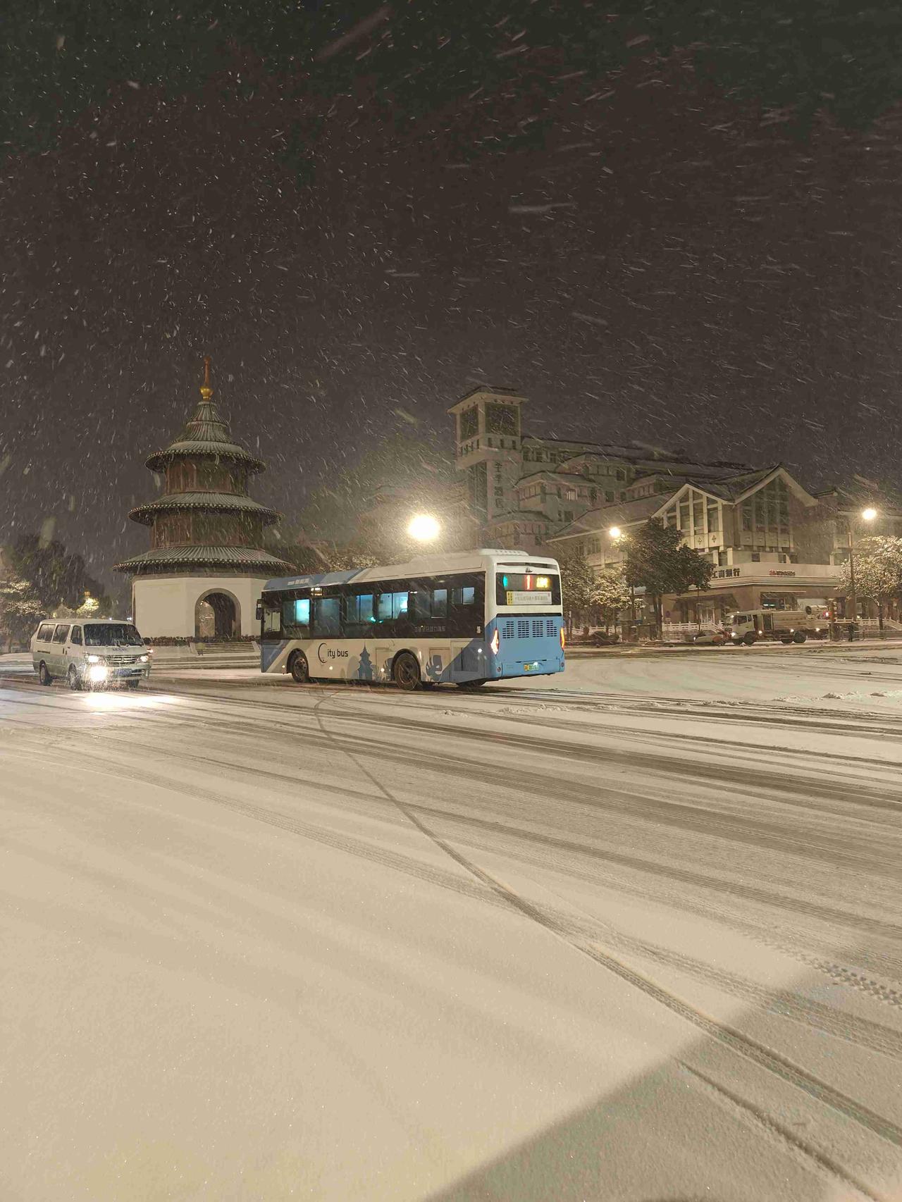 我的今日状态：😁轻松愉快
我这里的天气：❄️下雪