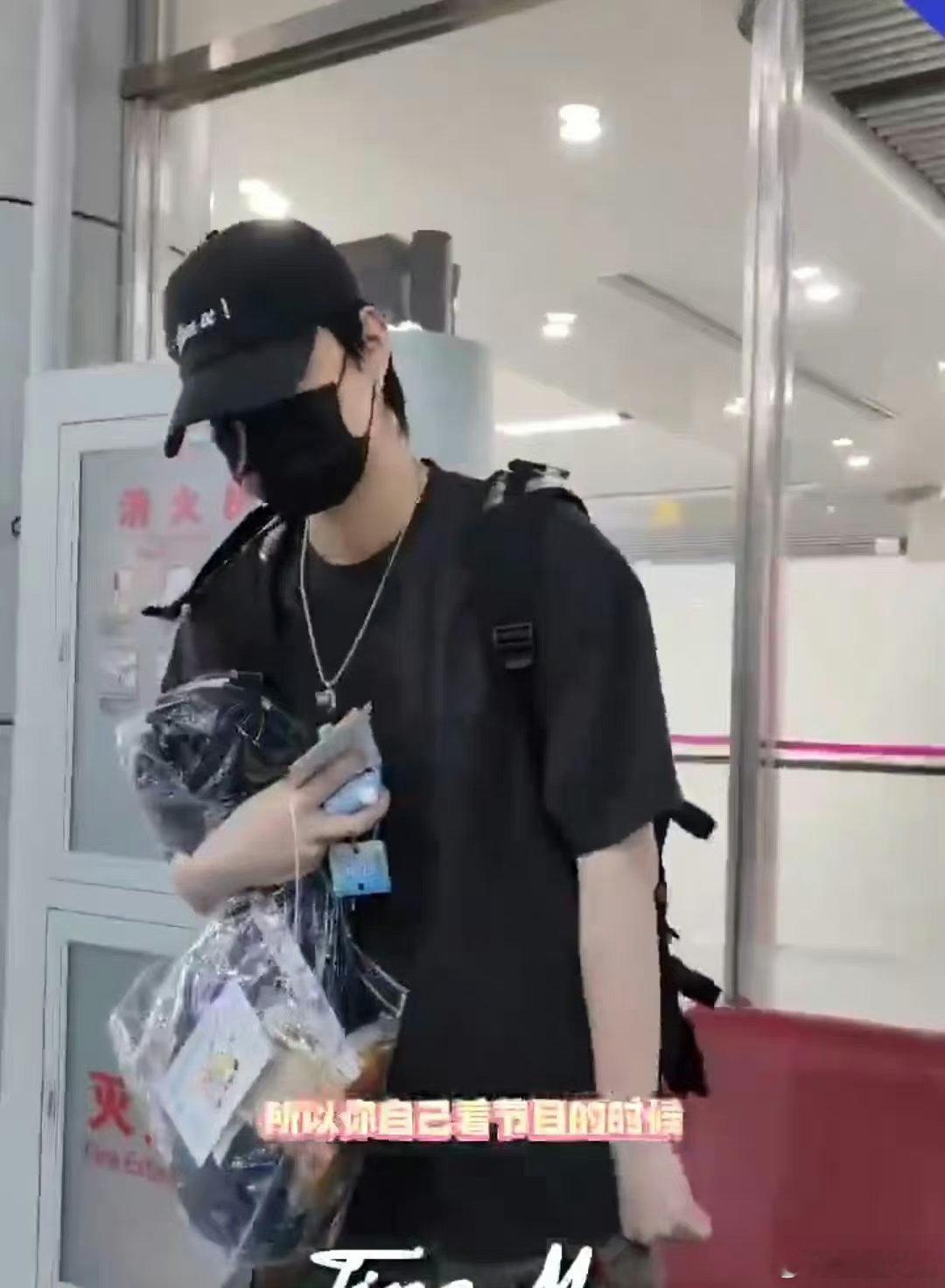 #早安看自己打电话都得花9.9#哈哈哈哈哈哈哈笑到了 ​​​