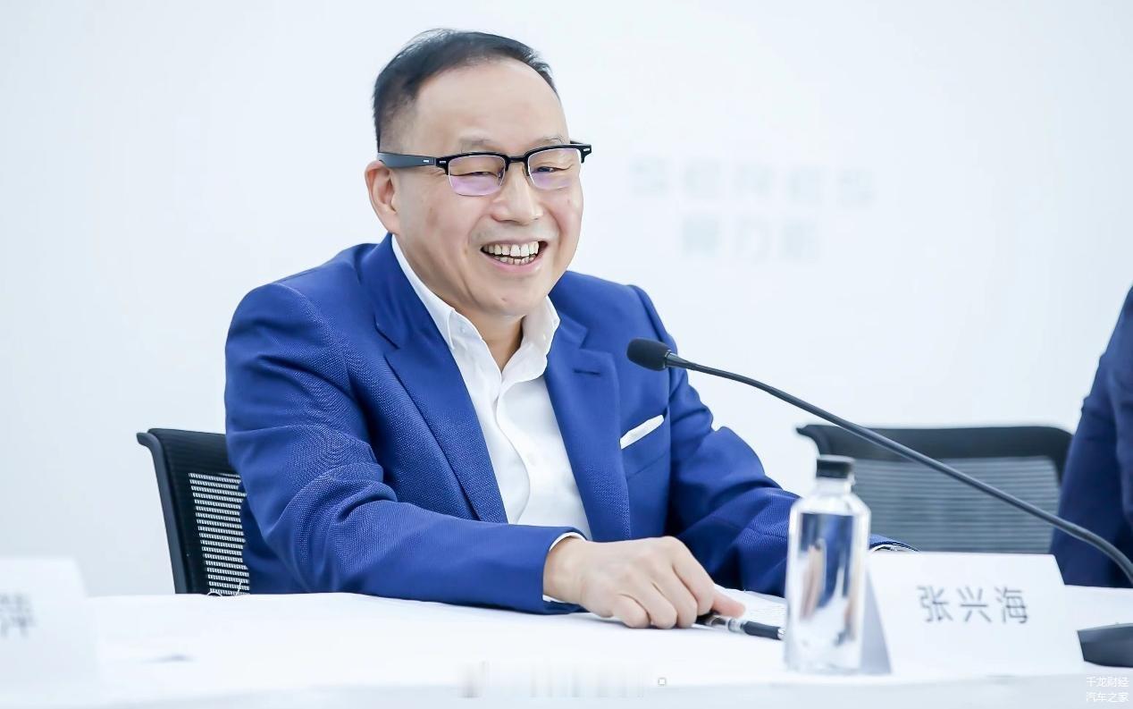 赛力斯跟华为这次复合后，就算给张总十个亿，他估计也不会再甘心当华为的“代工厂”。