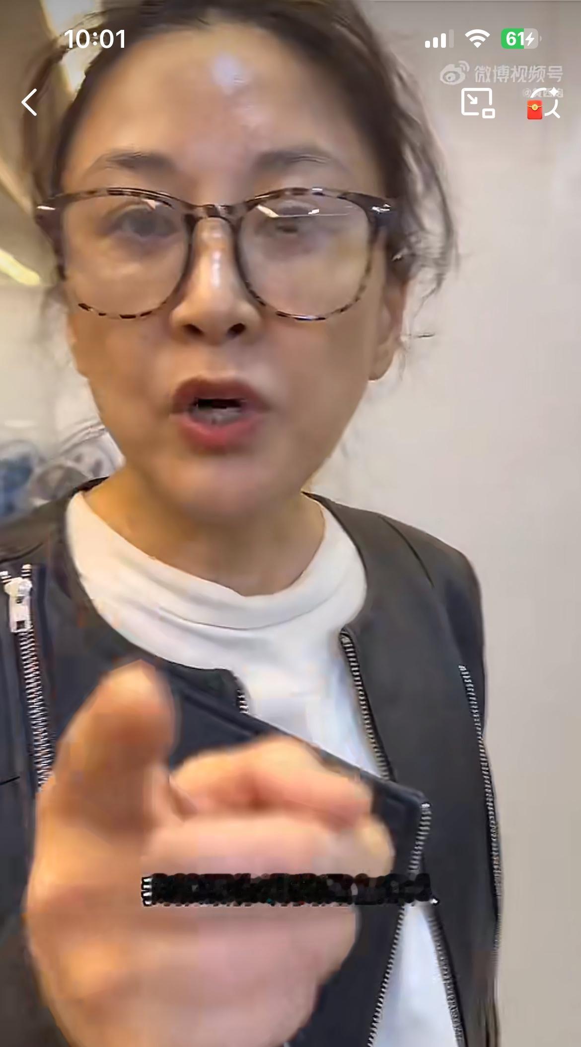 女子酒店健身房遭一上海小仙女威胁，起因认为她穿着不符合审美，大喊大叫吵到她了。这