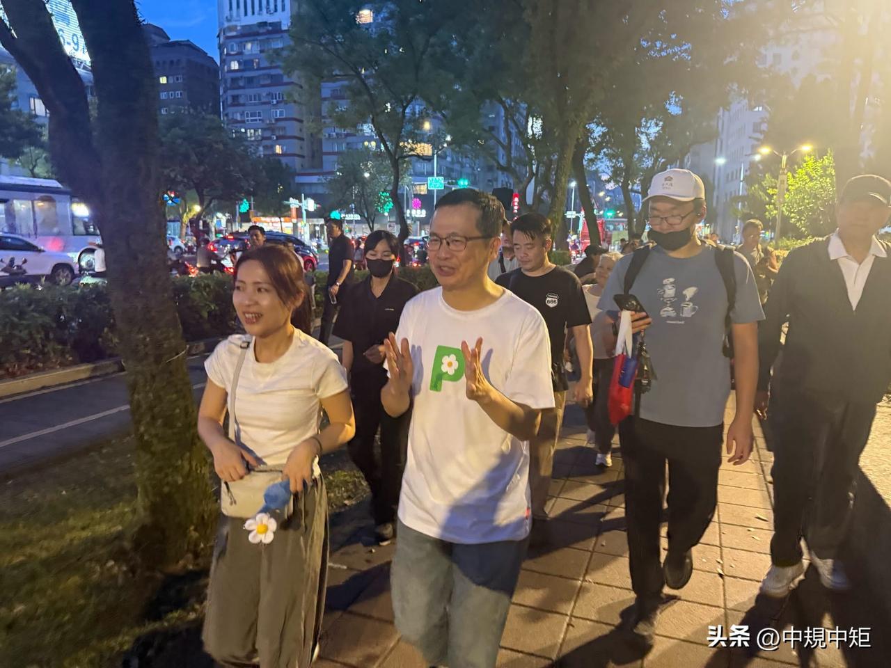 国民党立委罗智强今（13日）在脸书发文表示，今天傍晚我跟徐巧芯揪大家在大安森林公