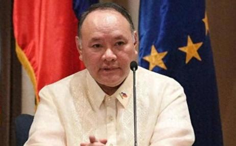 菲律宾国防部长特奥多罗说了一句话，挺耐人寻味的，意思就是不管谁当美国总统，中国打