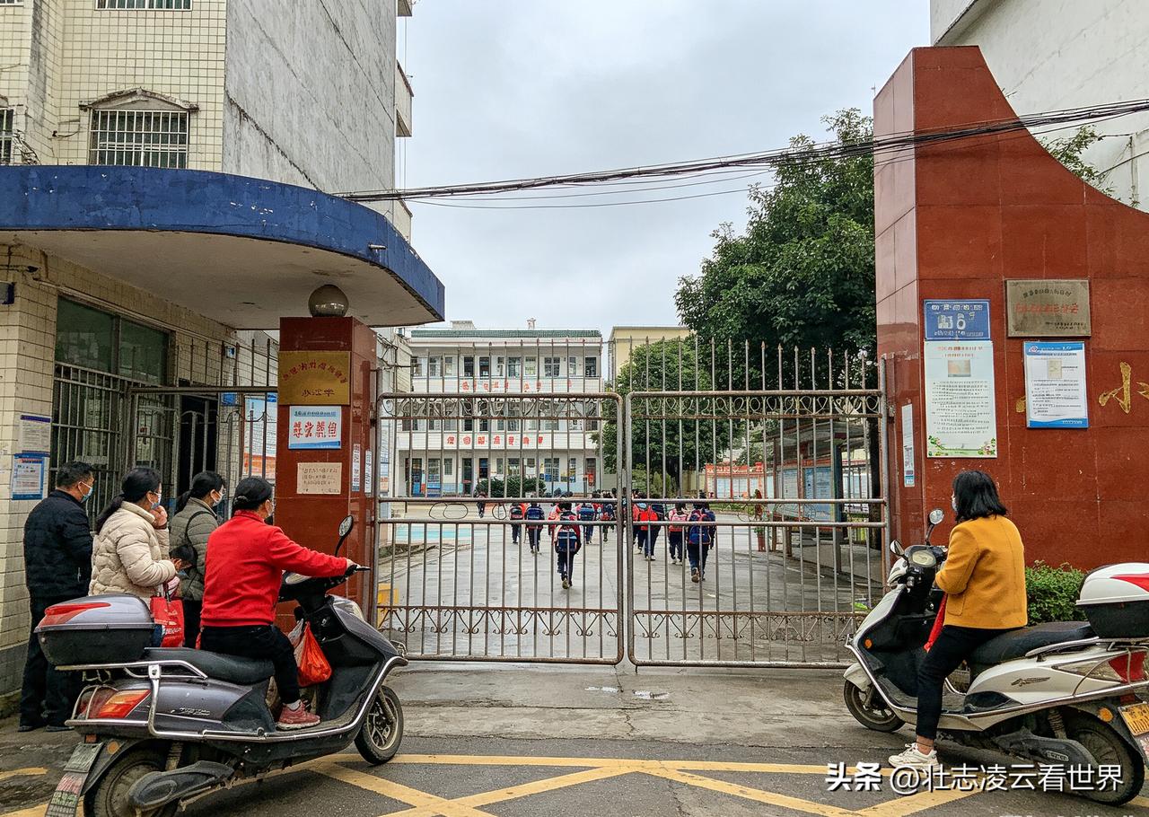 谁能想到，110接到儿童被猥亵的紧急报警，查完整件事，民警当场无奈叹气。
报警人