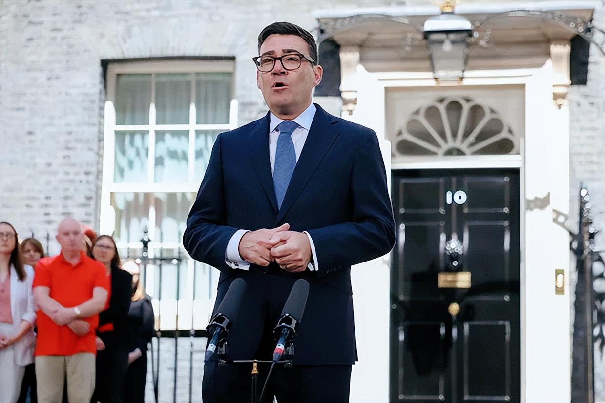 斯塔默走了，伯纳姆来了，英国十年来的第七任首相走马上任。在英国的议会制度下，选民