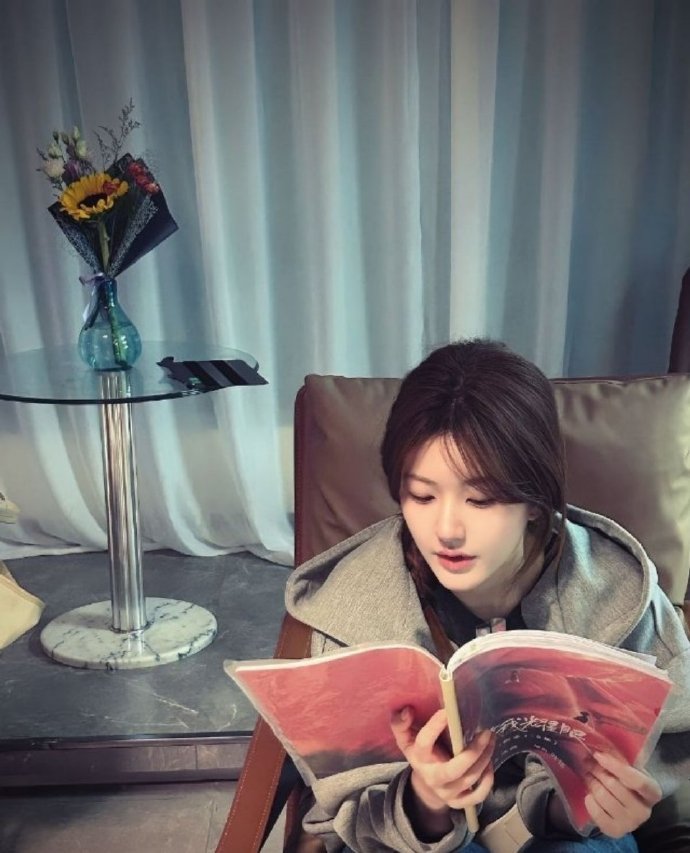 妍妍要幸福一点，再幸福一点. 