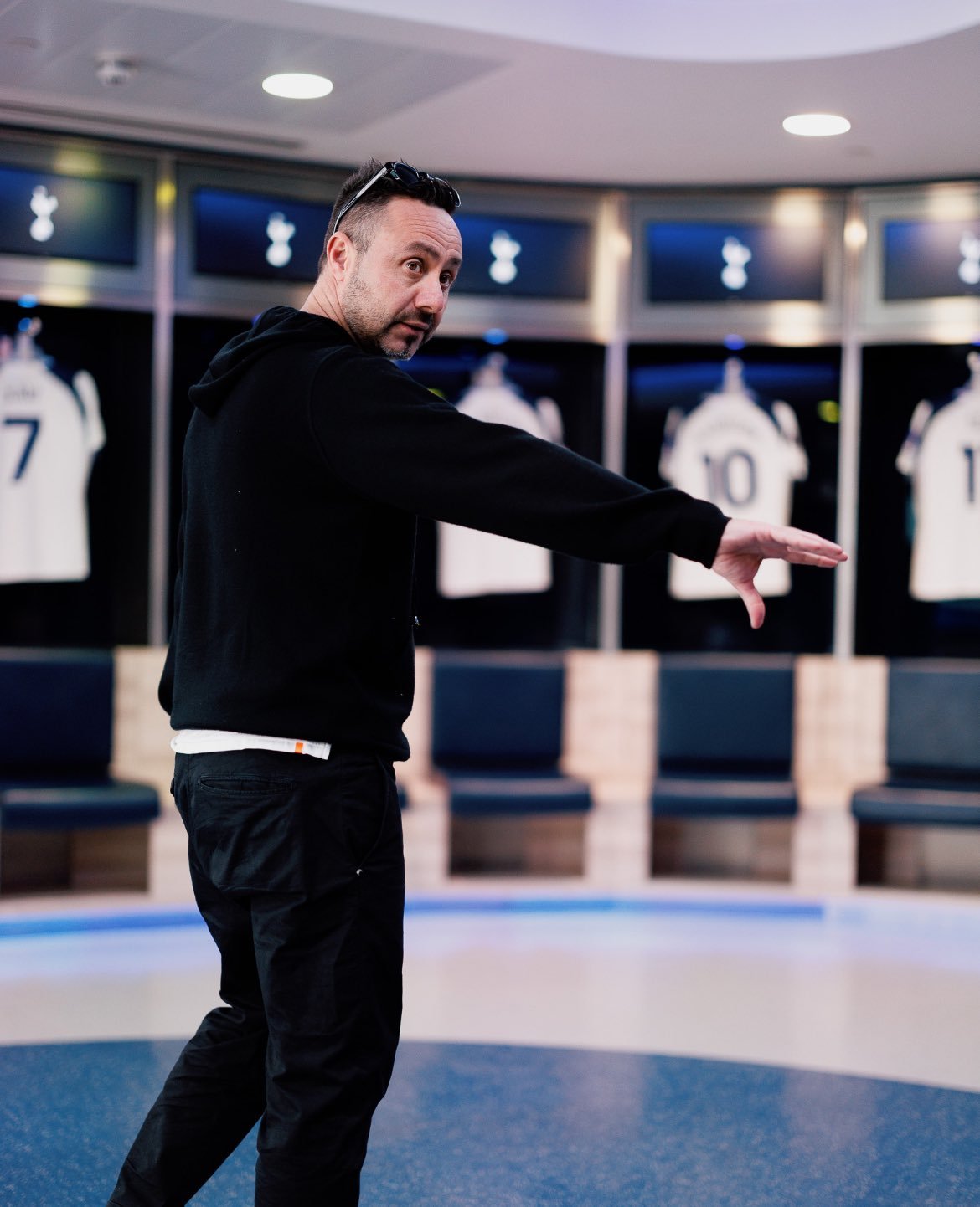 德泽尔比还没完成热刺执教首秀，就开始被热刺球迷组织投诉，原因是曾“客观”评价格林