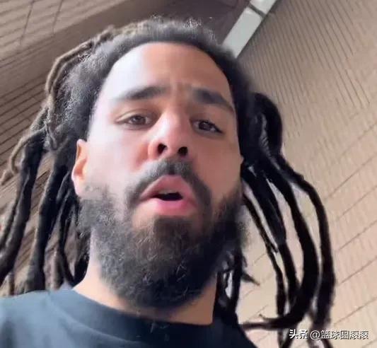 离谱！南京同曦签41岁说唱歌手当外援，彻底把CBA玩成流量局
 
活久见！CBA