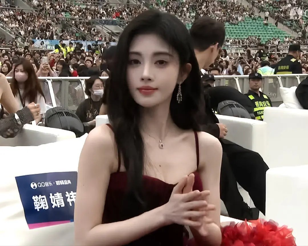 鞠婧祎的生图无可挑剔众所周知G社是不修图的 