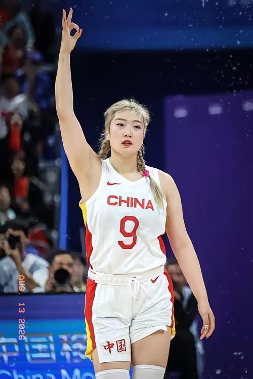 李梦终于发声了

中国女篮核心球员李梦在2026年8月12日通过个人微博发布的公