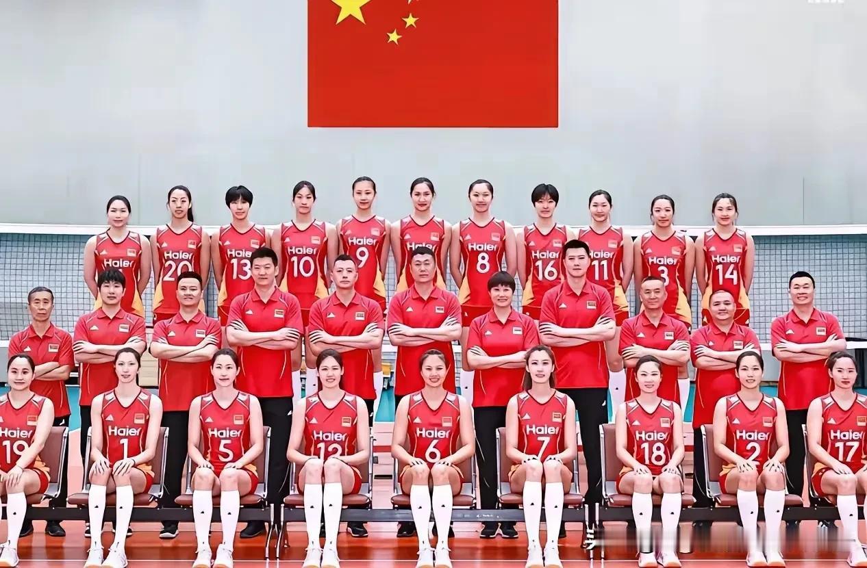 [燃烧的心][燃烧的心]总局排管中心、中国排协和中国女排审时度势、与时俱进，在新