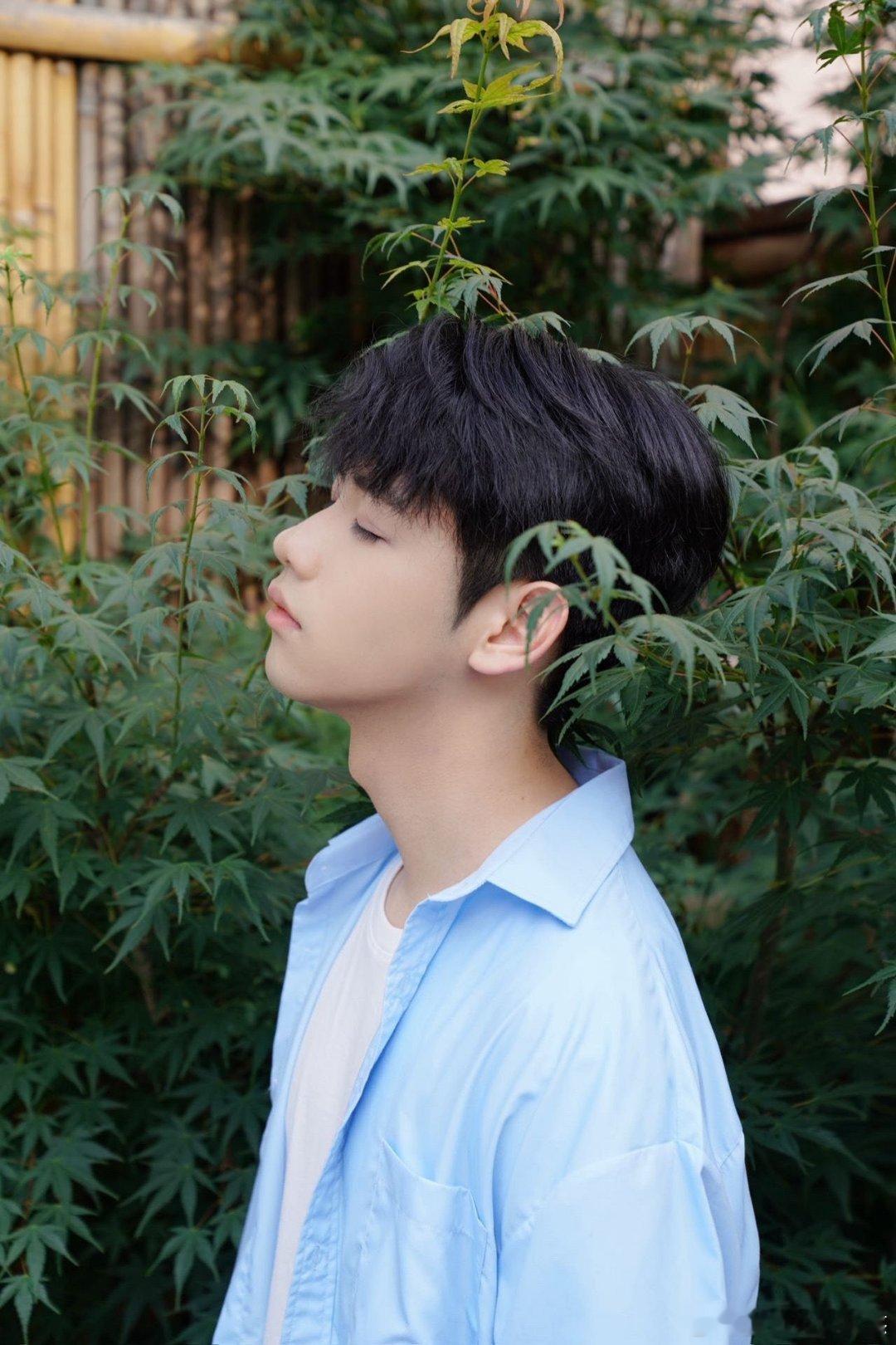 句号的亚运出征照来了！能野核也能坦野，你最期待他在亚运赛场掏出哪个打野英雄？小落