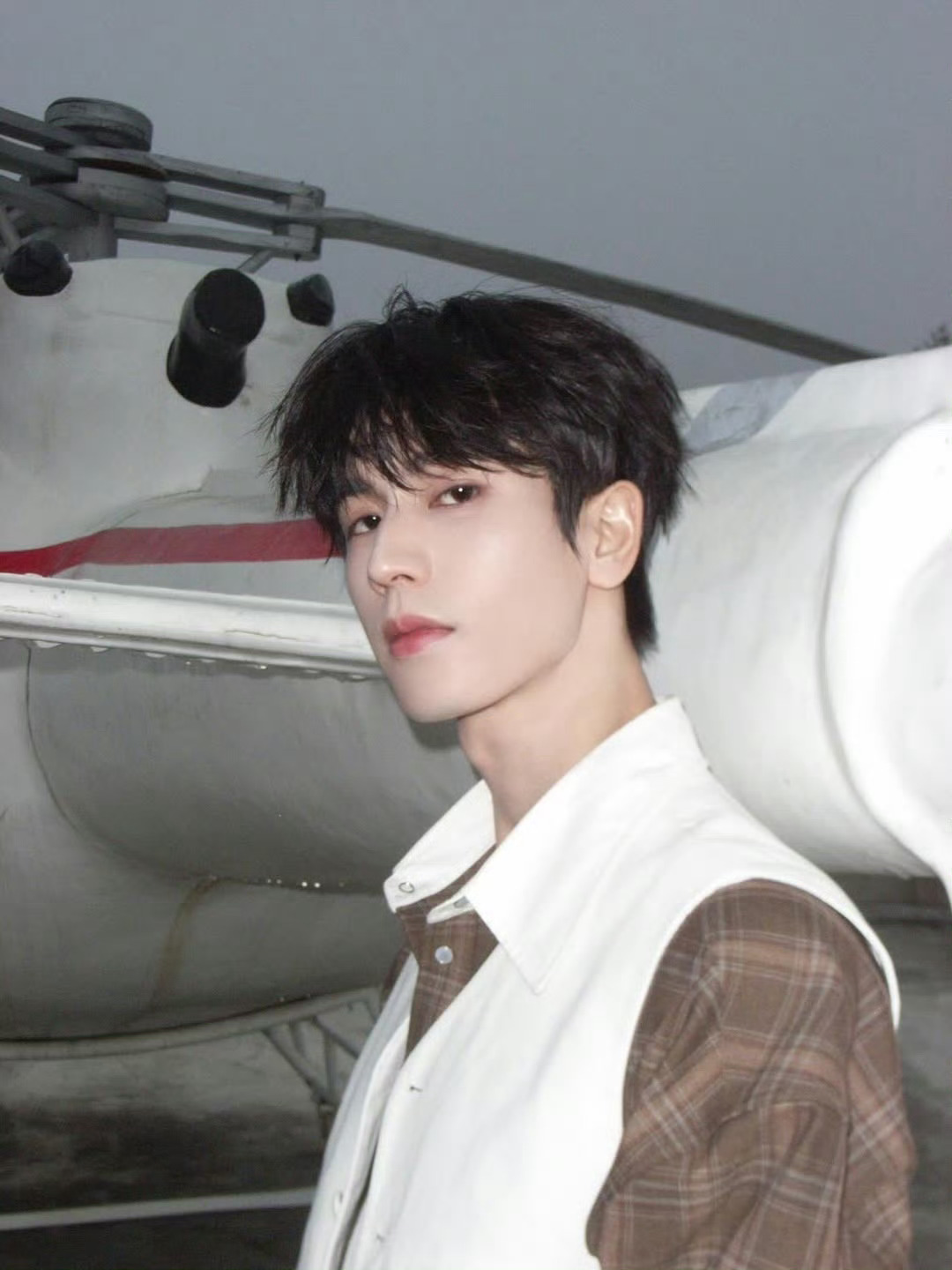 张凌赫霸总和他的直升机张凌赫ins更新这是什么霸总走进现实张凌赫好权威一张脸，帅