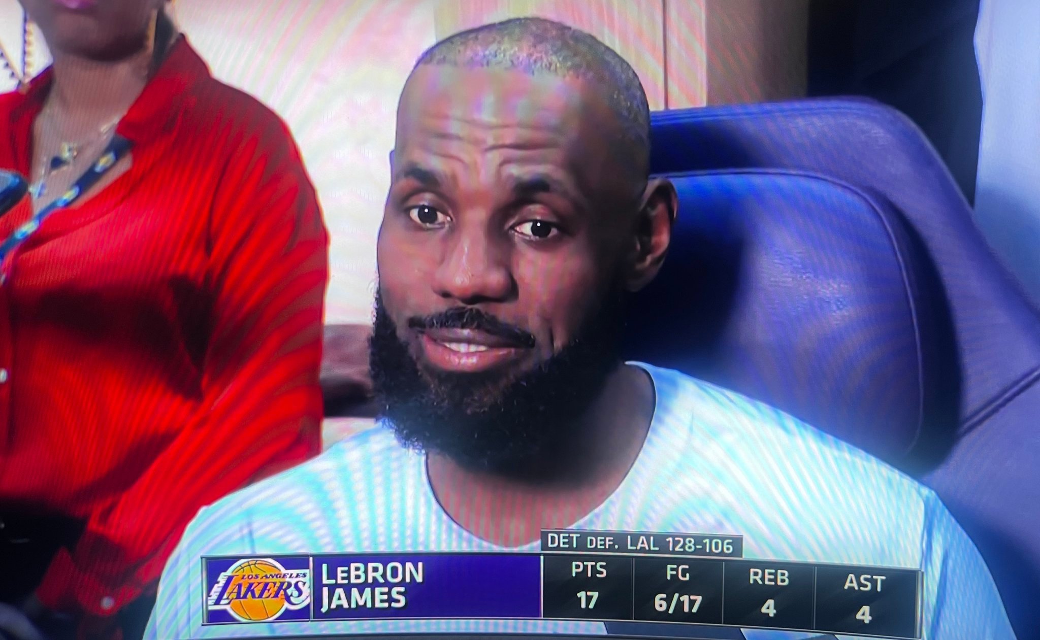 詹姆斯谈想给十八岁的自己什么建议：“我想对十八岁的自己说的话太多了，太多了。但归