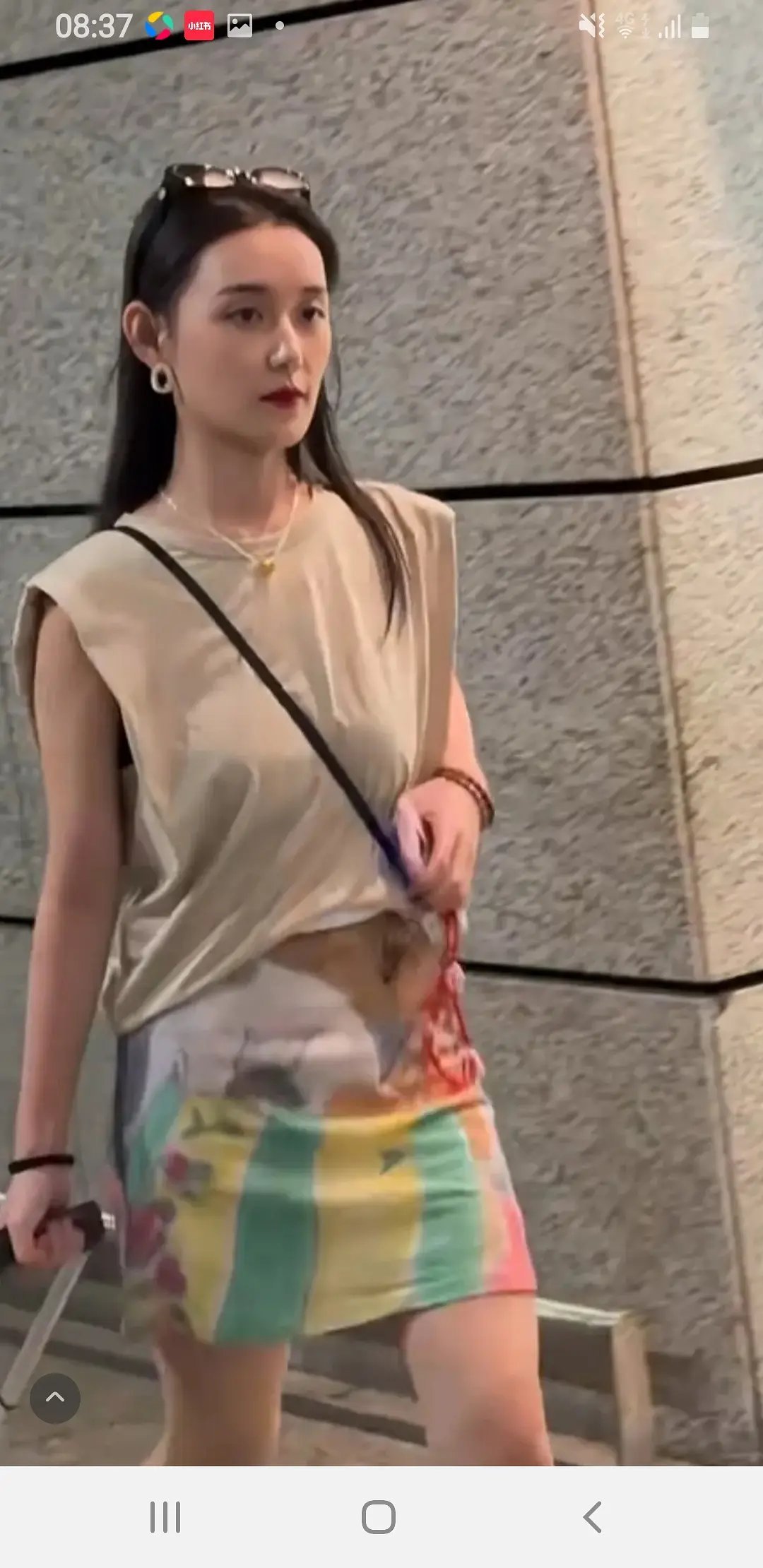 蒋依依看起来怎么又老又小的？ ​​​