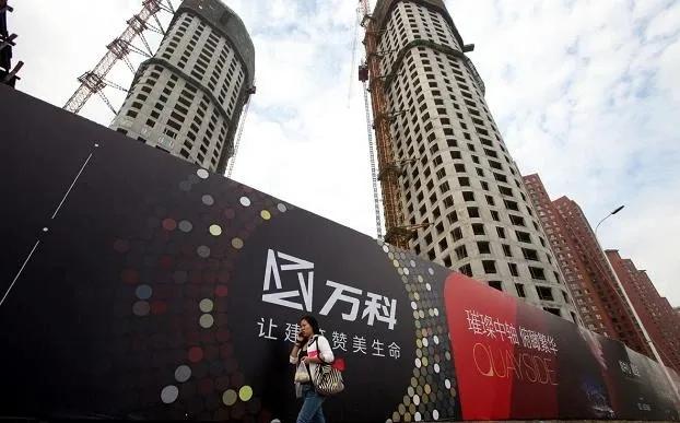 一周两次，7个月8次，万科逮着深铁的大腿，借钱借个不停。7月30日刚借8.69亿
