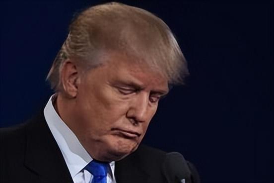 近期美国多份民调相继出炉，核心数据直指特朗普，支持弹劾他的美国民众比例再创新高，