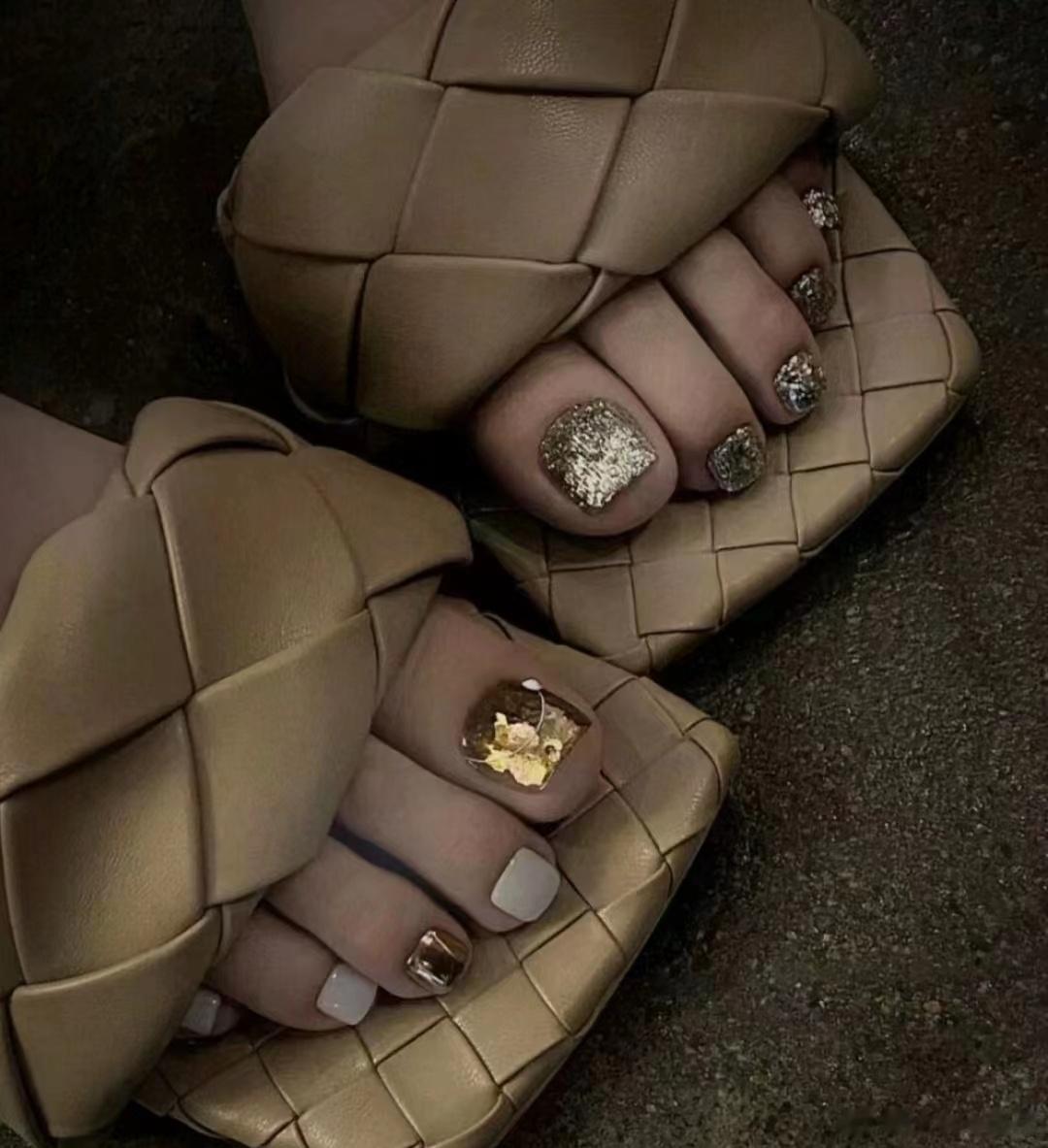  果然有了新手机，忘记存照片了  ​​​