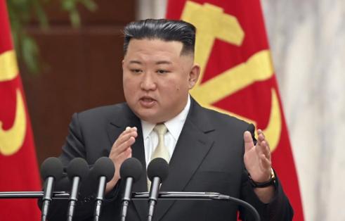 就在刚刚，
金正恩公开致谢，还作出了一个庄重承诺。

据朝鲜官方媒体今天（3月2