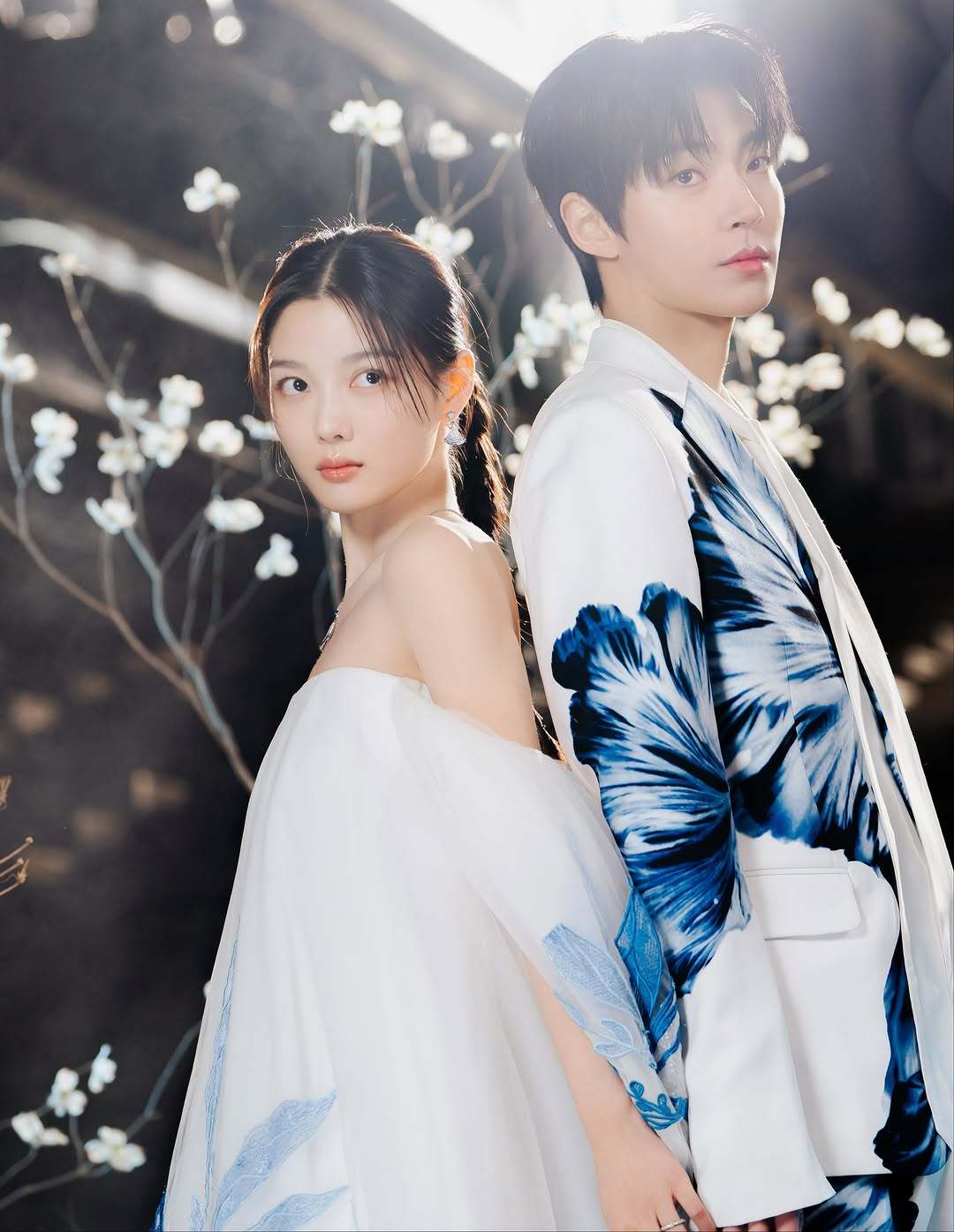 亲爱的x 黄寅烨所属公司发《亲爱的X》相关照片(金裕贞相关 图1，图2) 