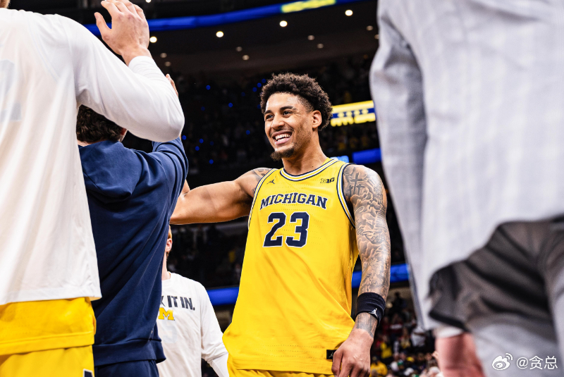 今日，NBA2026年选秀大会在布鲁克林的巴克莱中心举行。首轮第十一顺位，金州勇