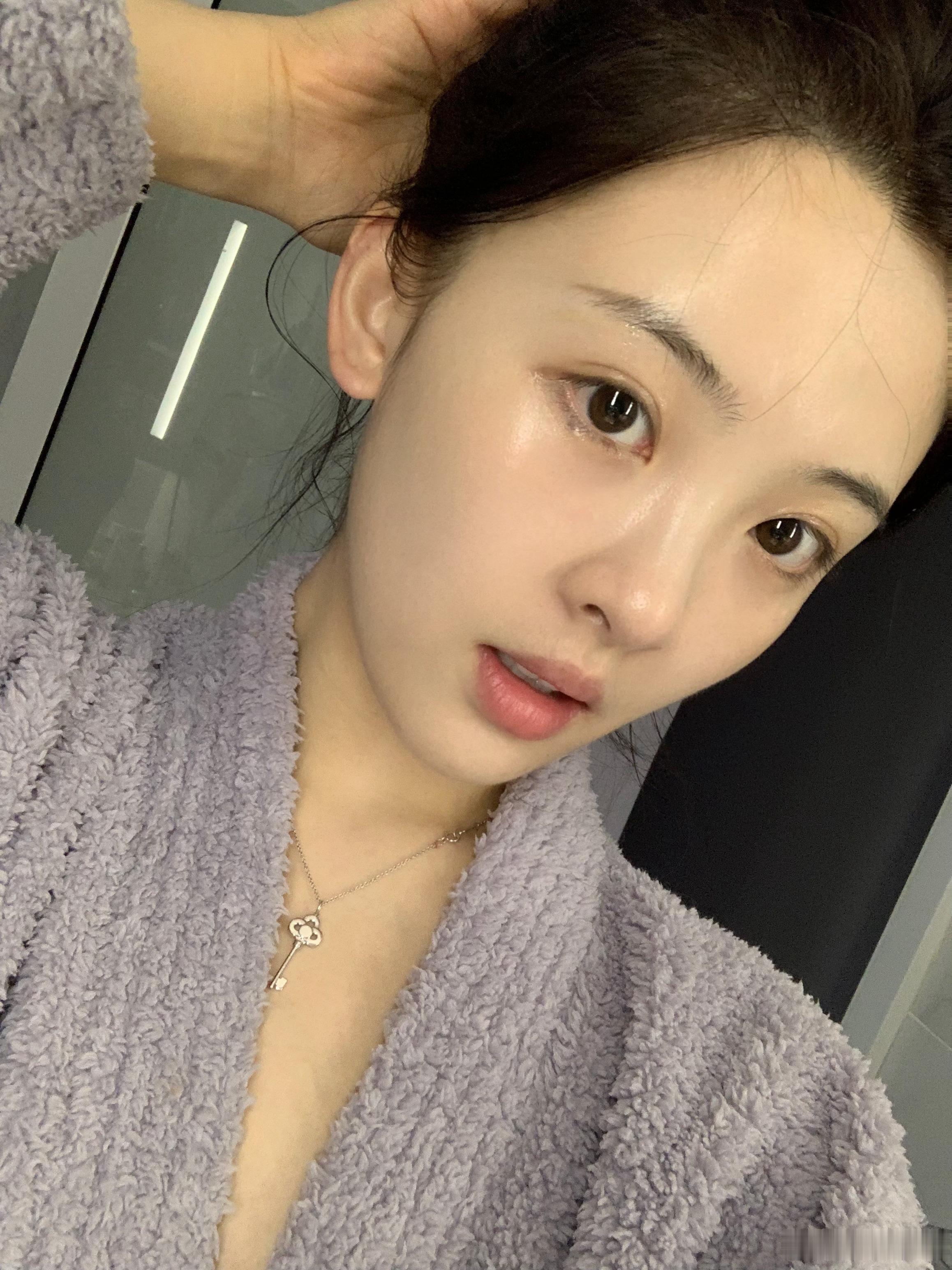 双抗眼霜有点好用！新的一年也要好好涂眼霜不再长黑眼圈啦 ​​​