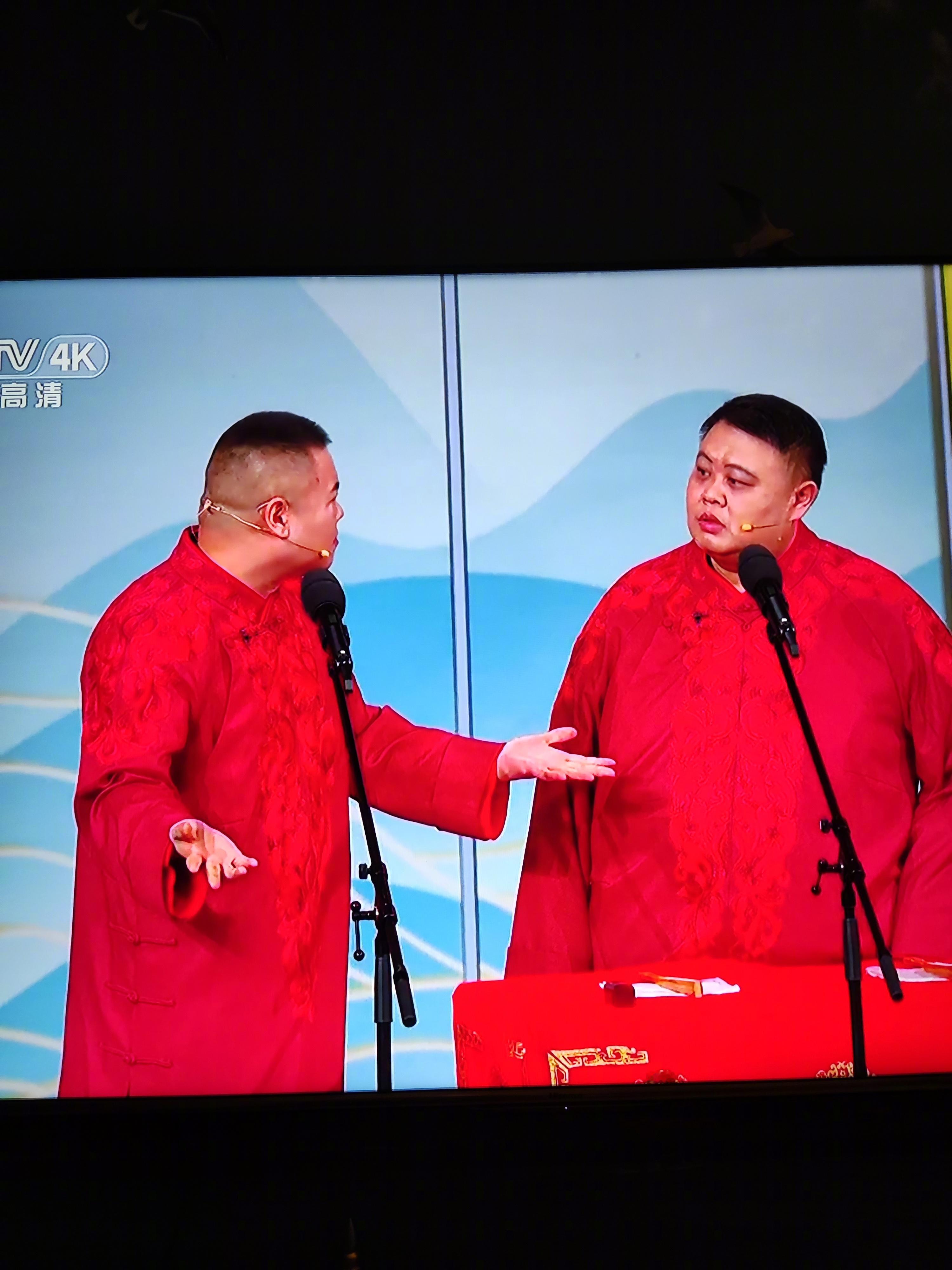 #春晚#“大家好，我叫岳云鹏。”谁懂，我已经开始笑了[喵喵]#春晚段子大考##新