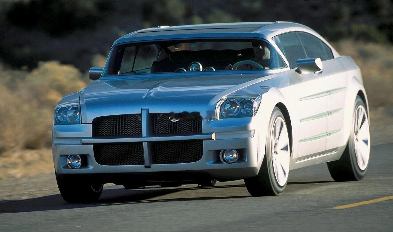 别人非跟我说这台车是道奇充电器的前身，可是概念车阶段，这玩意儿长得也太抽象了… 