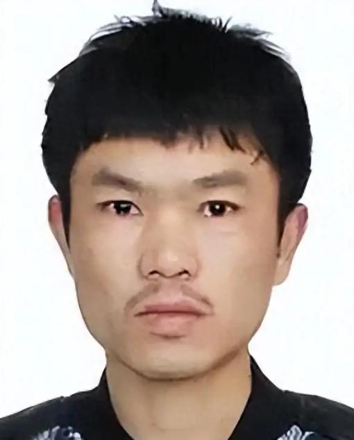 湖南警方发布悬赏通告，通缉卖淫集团主犯余井红（女，27 岁）。8 月 5 日宜章