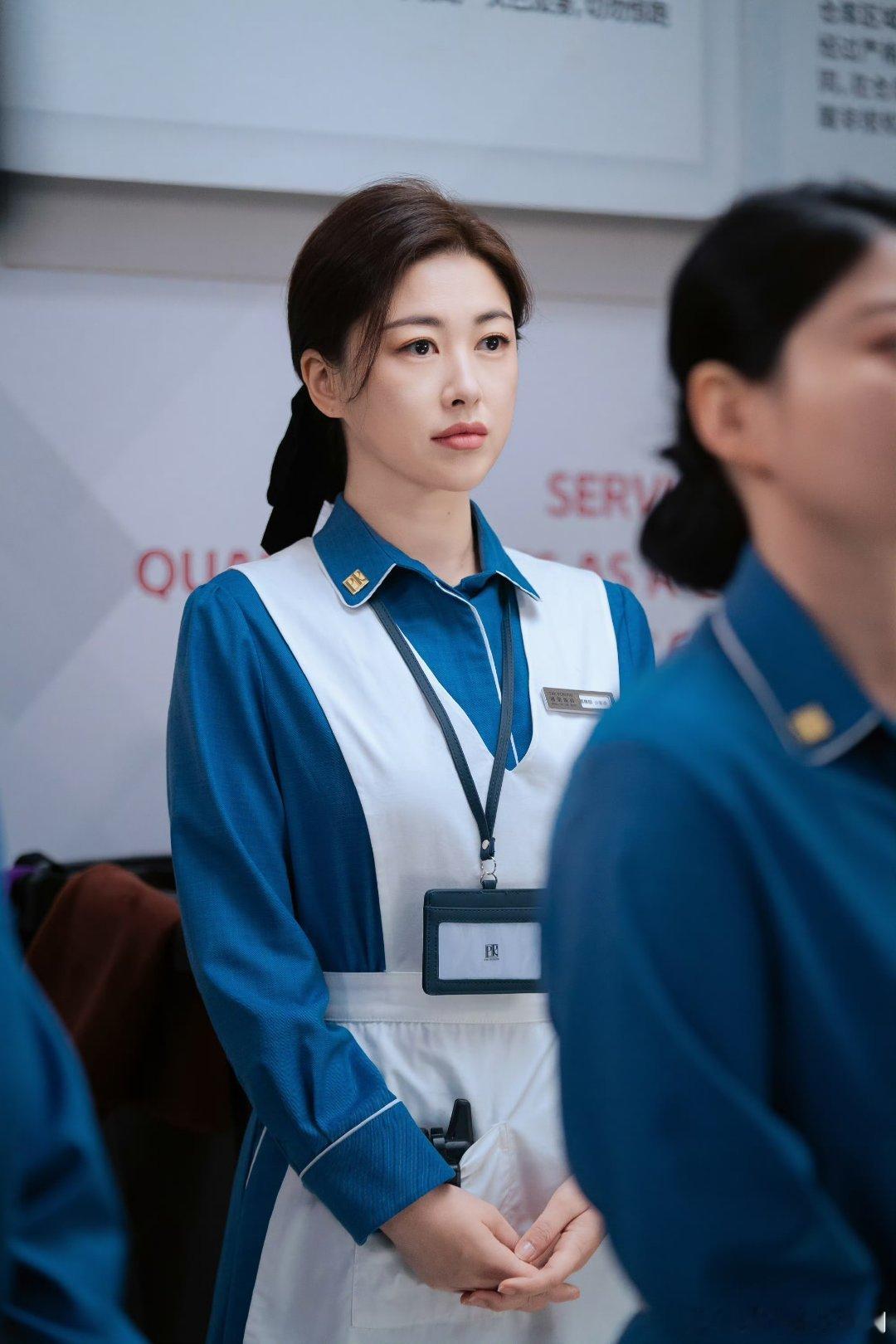 朱珠把保洁服穿出高定感朱珠在《蜜语纪》里穿保洁服都自带高级感，气质真的绝了，太有