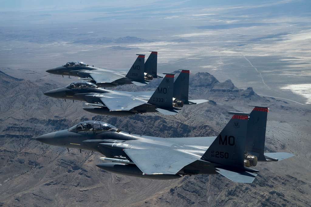 肘！美伊以冲突多架美战机坠毁九宫格