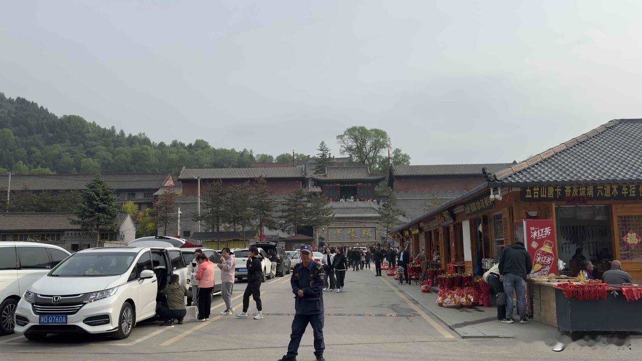 上联：冬去山明水秀，下联：请你来春来鸟语花香！这下联如何？[捂脸][捂脸][捂脸