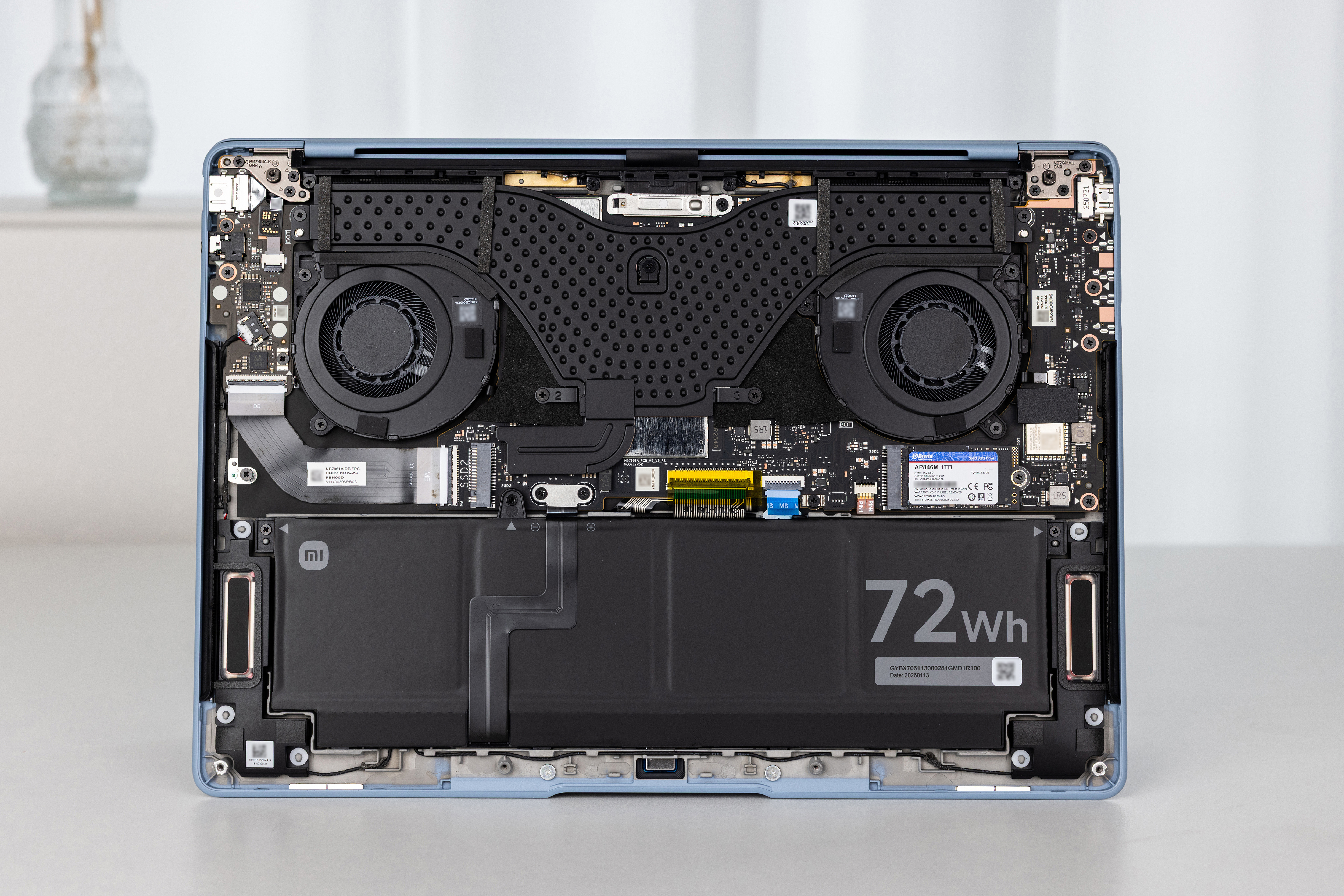 拆了一下Xiaomi Book Pro 14，这次内部设计应该是我看过的最好看、