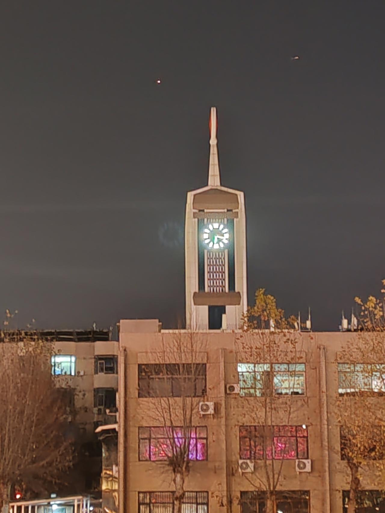 丧事从简乃大势所趋。应倡导重养轻丧之风，狠刹重丧轻养歪风。生前让老人吃得好、喝得