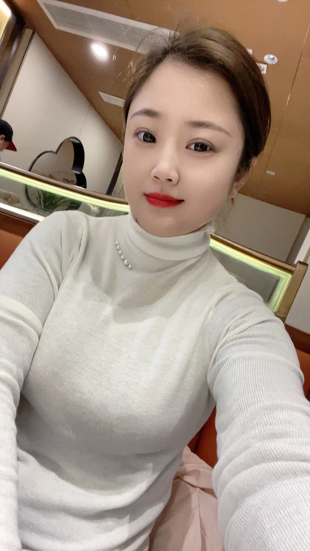 如果你经历过真正的孤立无援 你就会明白眼泪是最没用的