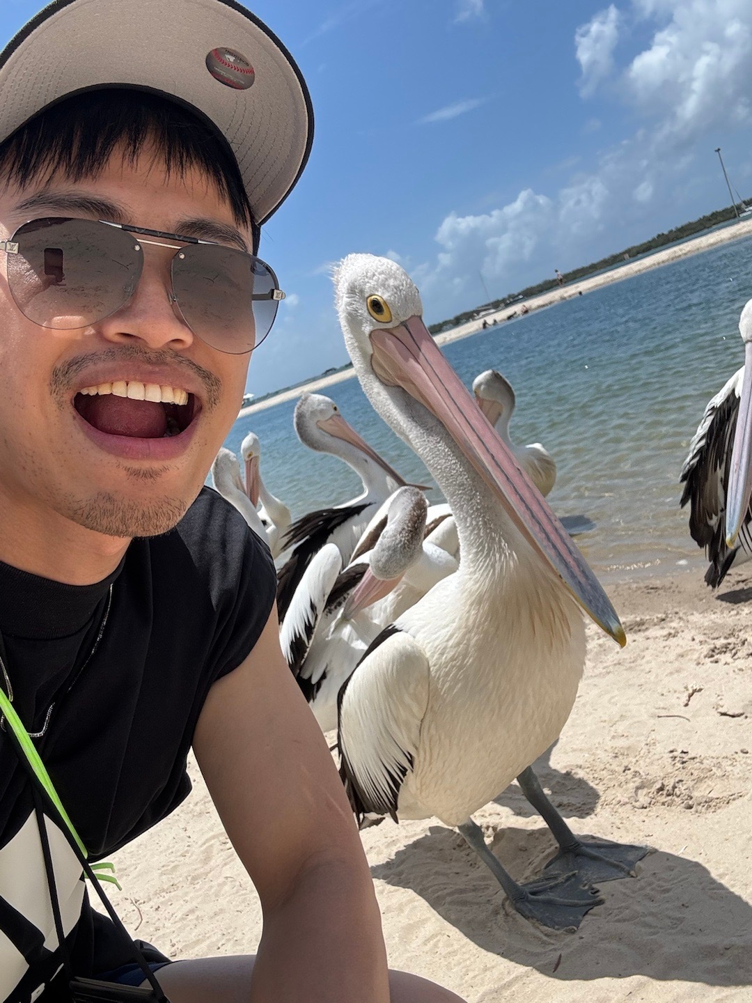 钱还能再赚，但我不会在奔四的年纪去黄金海岸肆意挥洒青春，挥霍时间了。。。  