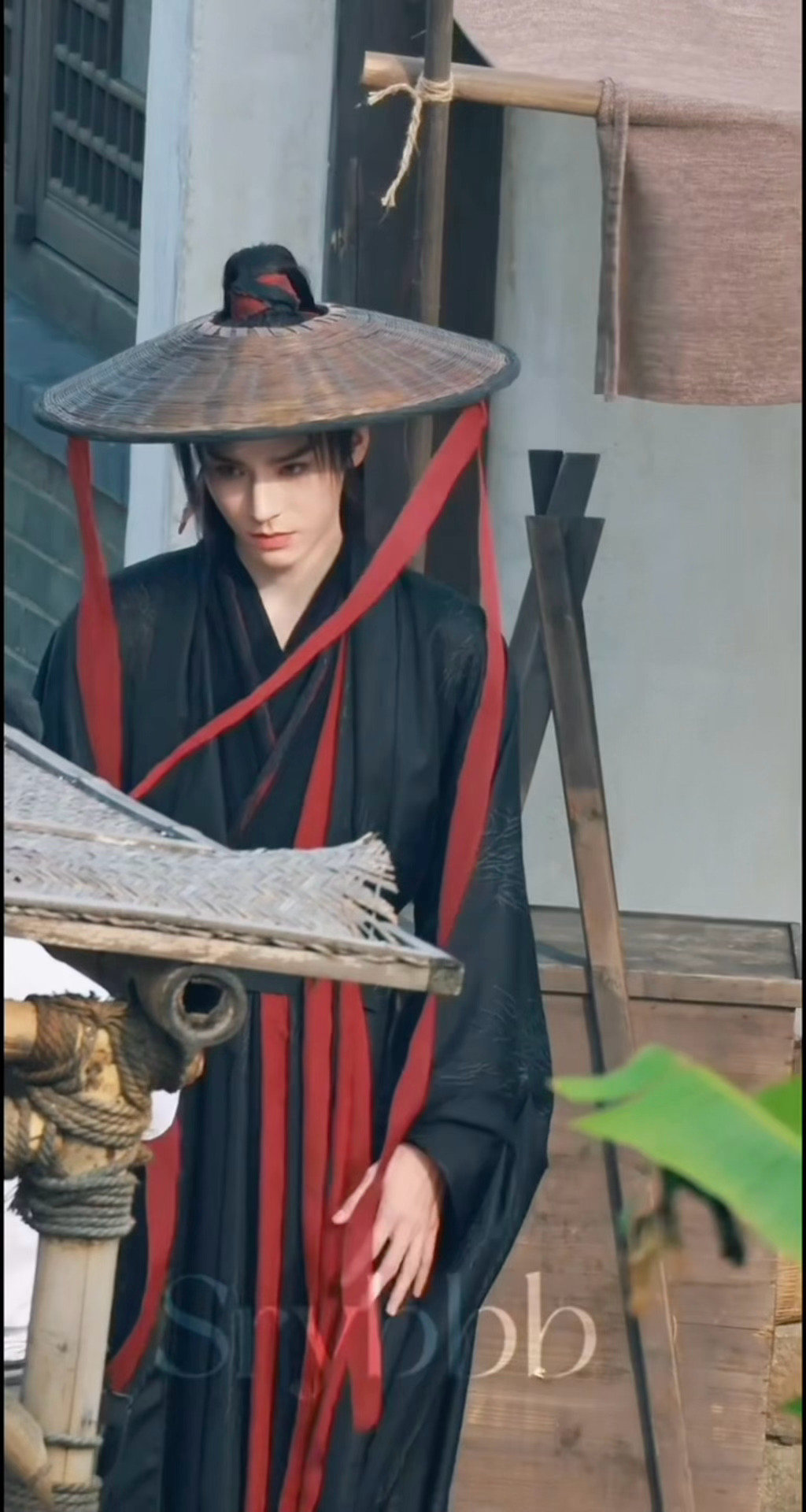 龚俊翩翩公子龚俊眉眼有侠气龚俊的脸应该申遗！当年扫射恋帅癖的时候粉丝躲在龚俊身后