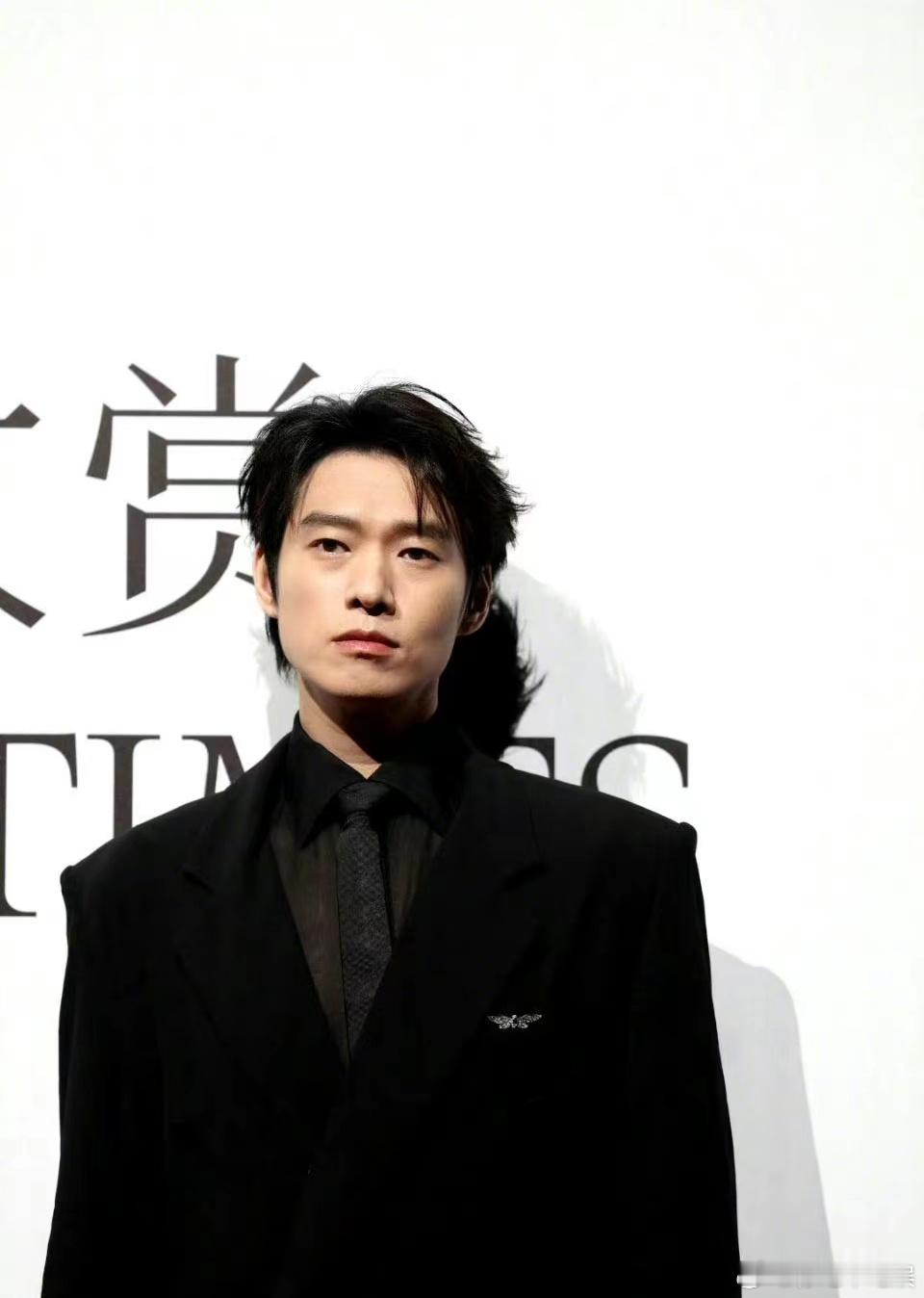 魏大勋怎么人还没有大火起来就先看起来沧桑了 ​​​